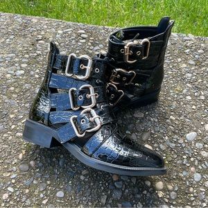 Azalea Wang Boot Womens Size 8 Black Gold Buckle Embossed Issy Ankle Bootie